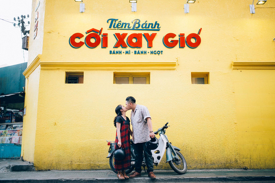 Bộ ảnh cưới đôi trẻ chị ơi, anh yêu em chênh nhau 50 kg và 30 cm